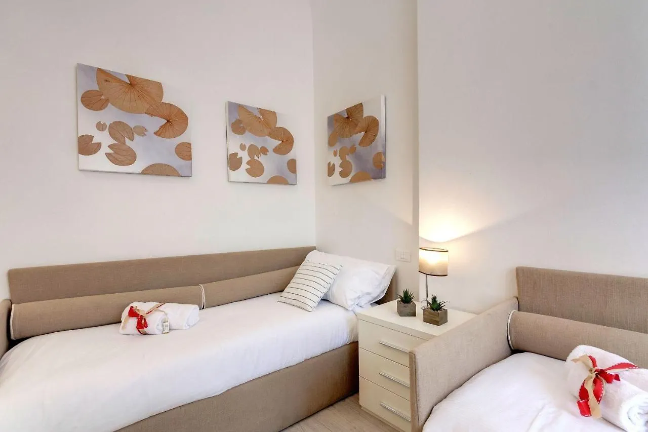 Velluti Apartment By Mamo Florence Italy