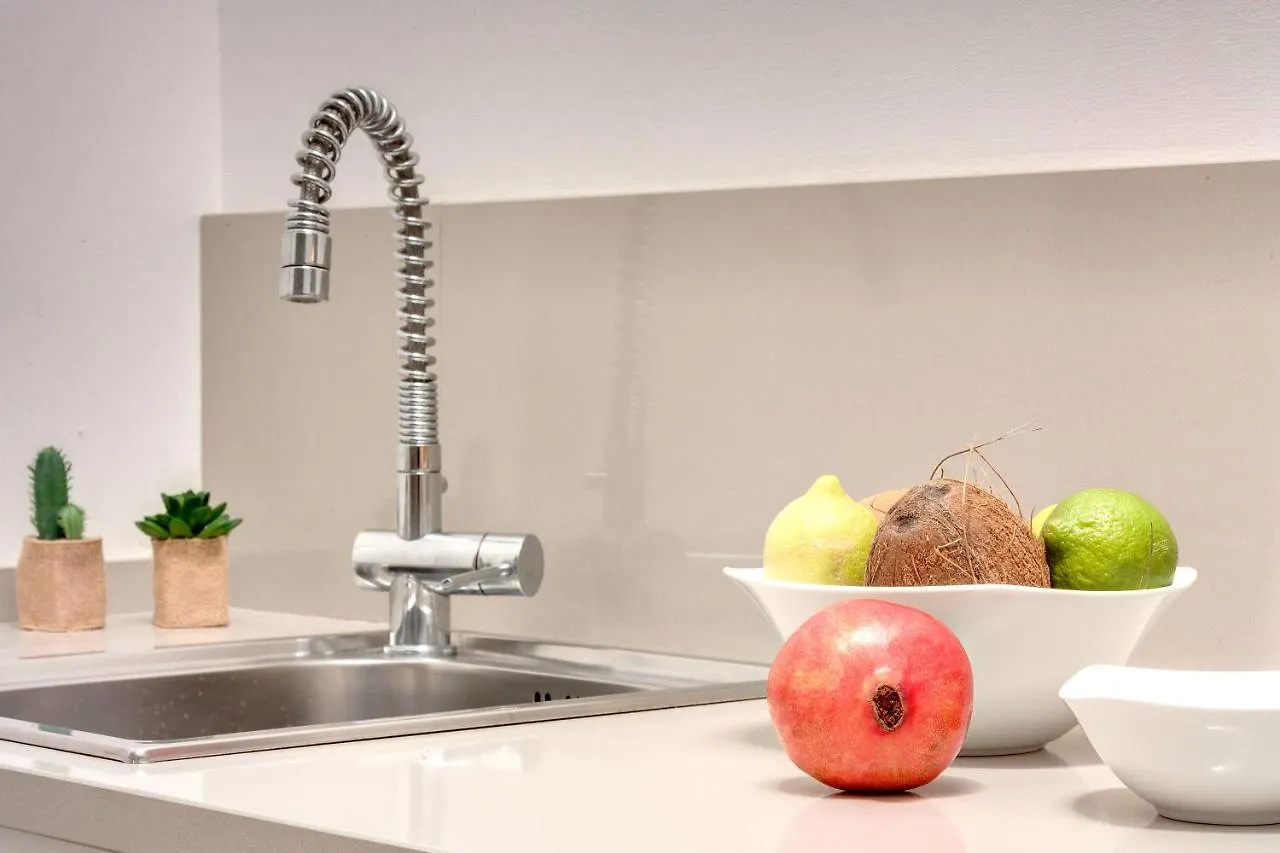 Velluti Apartment By Mamo Florenz